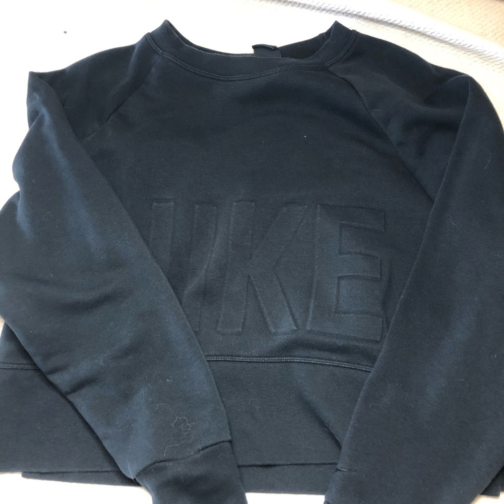 Black cropped Nike sweatshirt